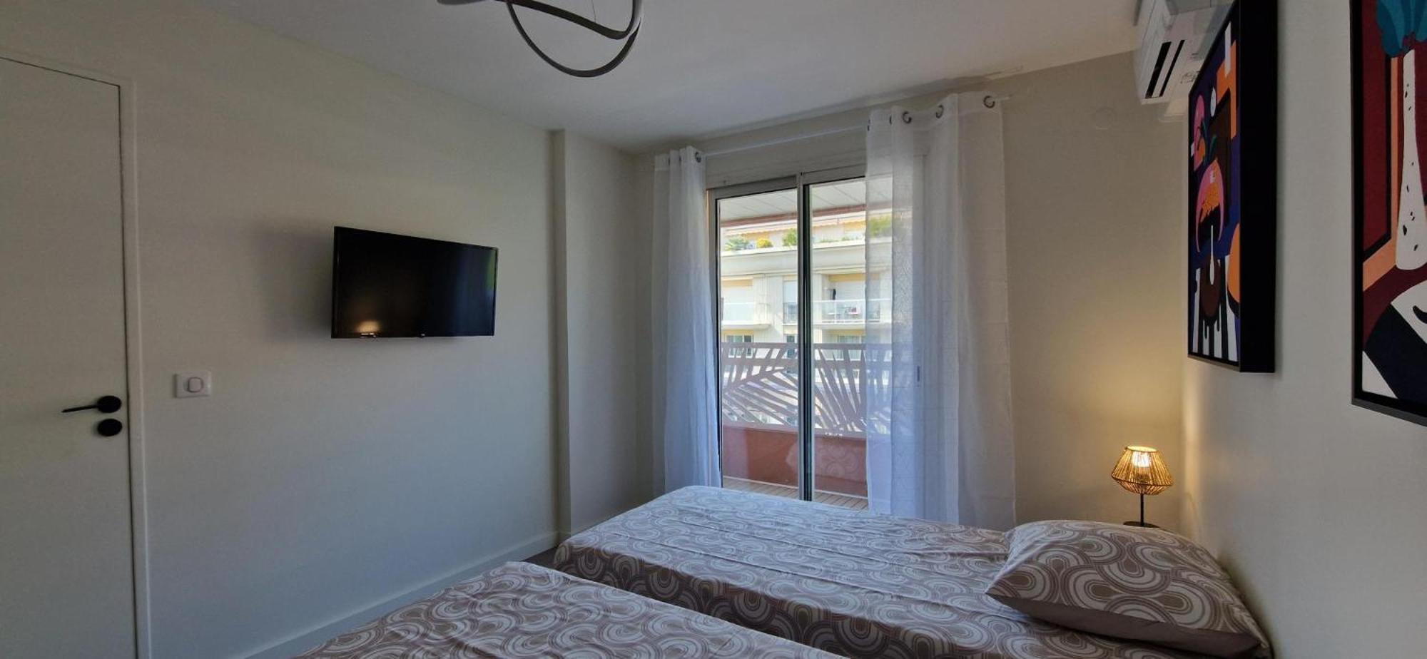 Juan 4 Prs, Clim, 300m Plage, Piscine, Parking Apartment